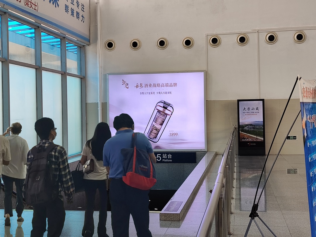 丹泉的轻奢王牌,高端之上有“洞见”丨多数人只是看见,少数人方能洞见 丹泉的轻奢王牌,高端之上有“洞见”丨多数人只是看见,少数人方能洞见